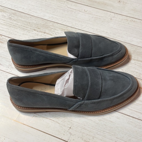 Vince Camuto women’s brush suede, dark gray loafers. Size 9. - Picture 2 of 8